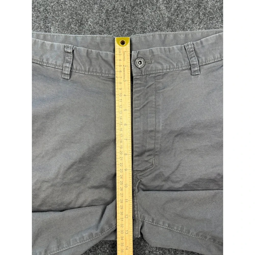 The North Face Mens Gray Chino Shorts Size 38 Flat Front Outdoor Hiking Casual
